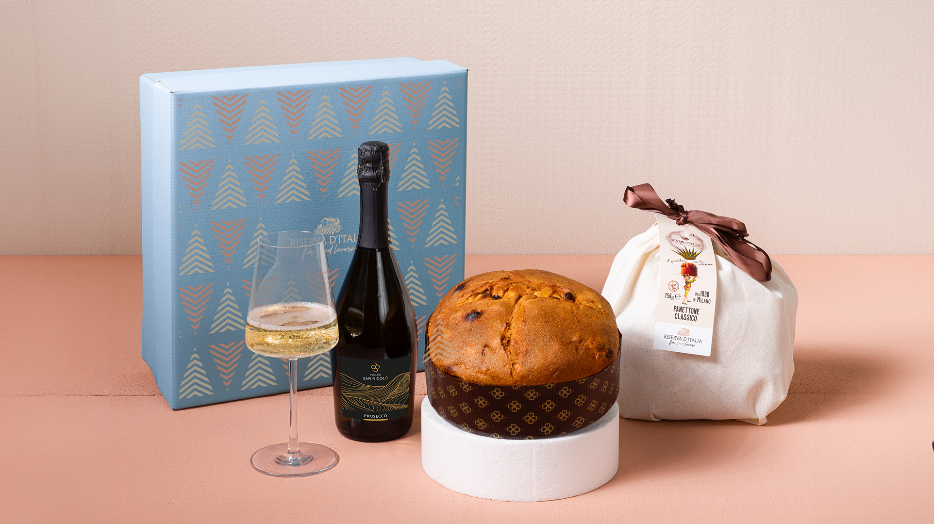 Essenza – cesto natalizio aziendale con Panettone Milanese e Prosecco DOC | Riserva d'Italia