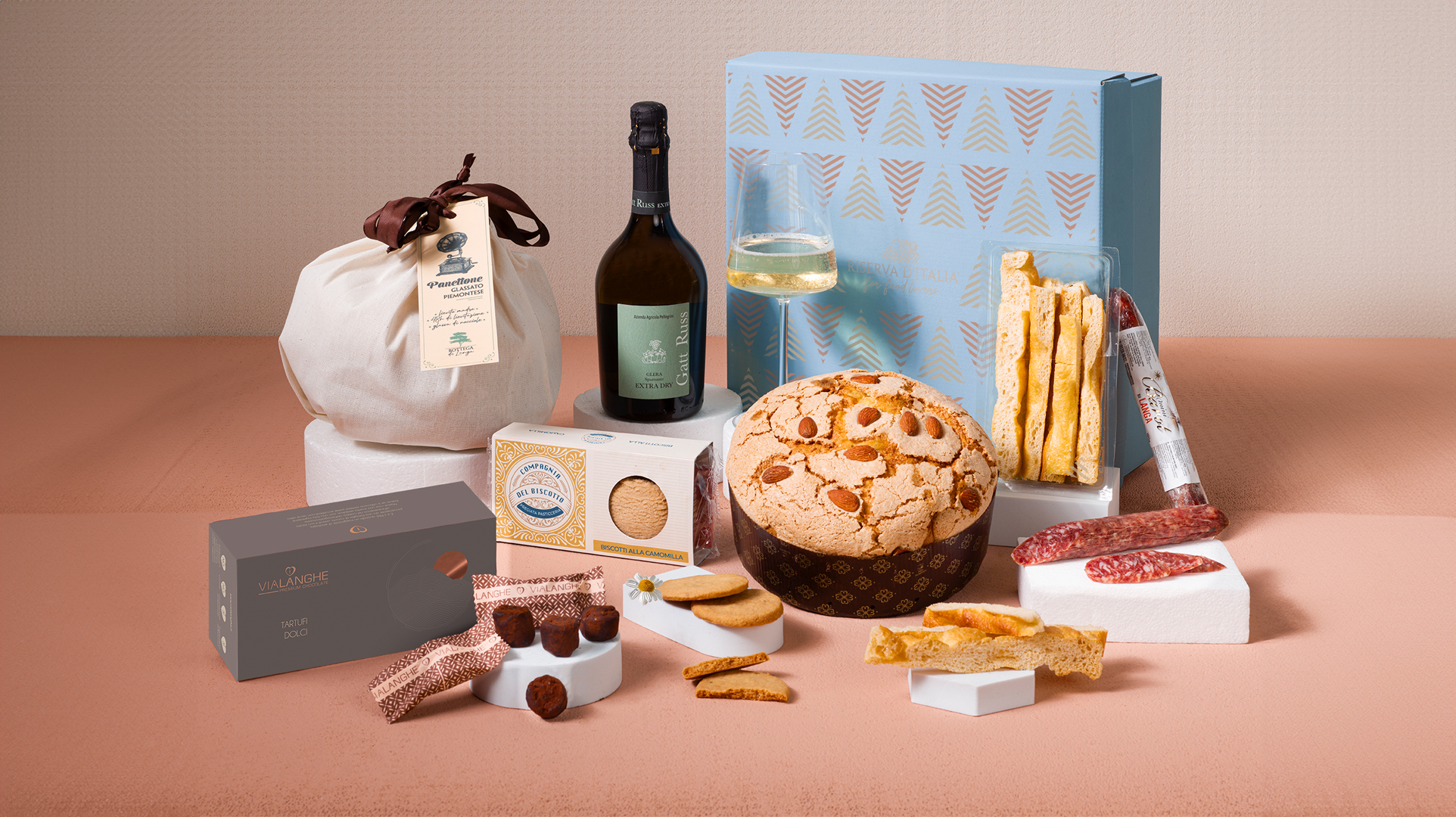Armonia – cesto natalizio aziendale con Panettone Glassato Piemontese e salame di Langa | Riserva d'Italia
