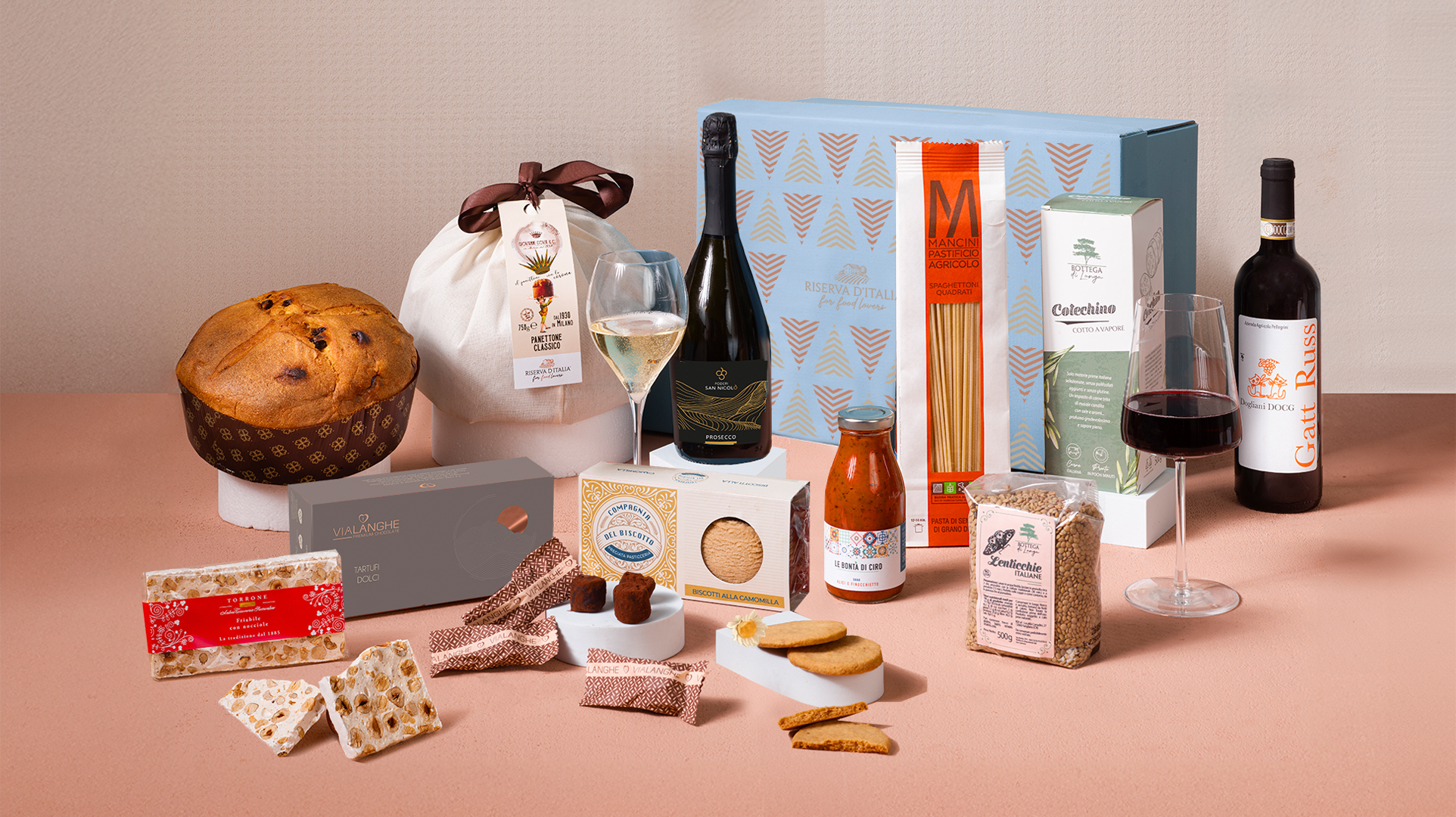 Intreccio – cesto natalizio aziendale con Panettone Milanese e Dogliani DOCG | Riserva d'Italia